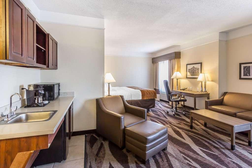 Comfort Inn Near Frost Bank Center Сан-Антонио Экстерьер фото