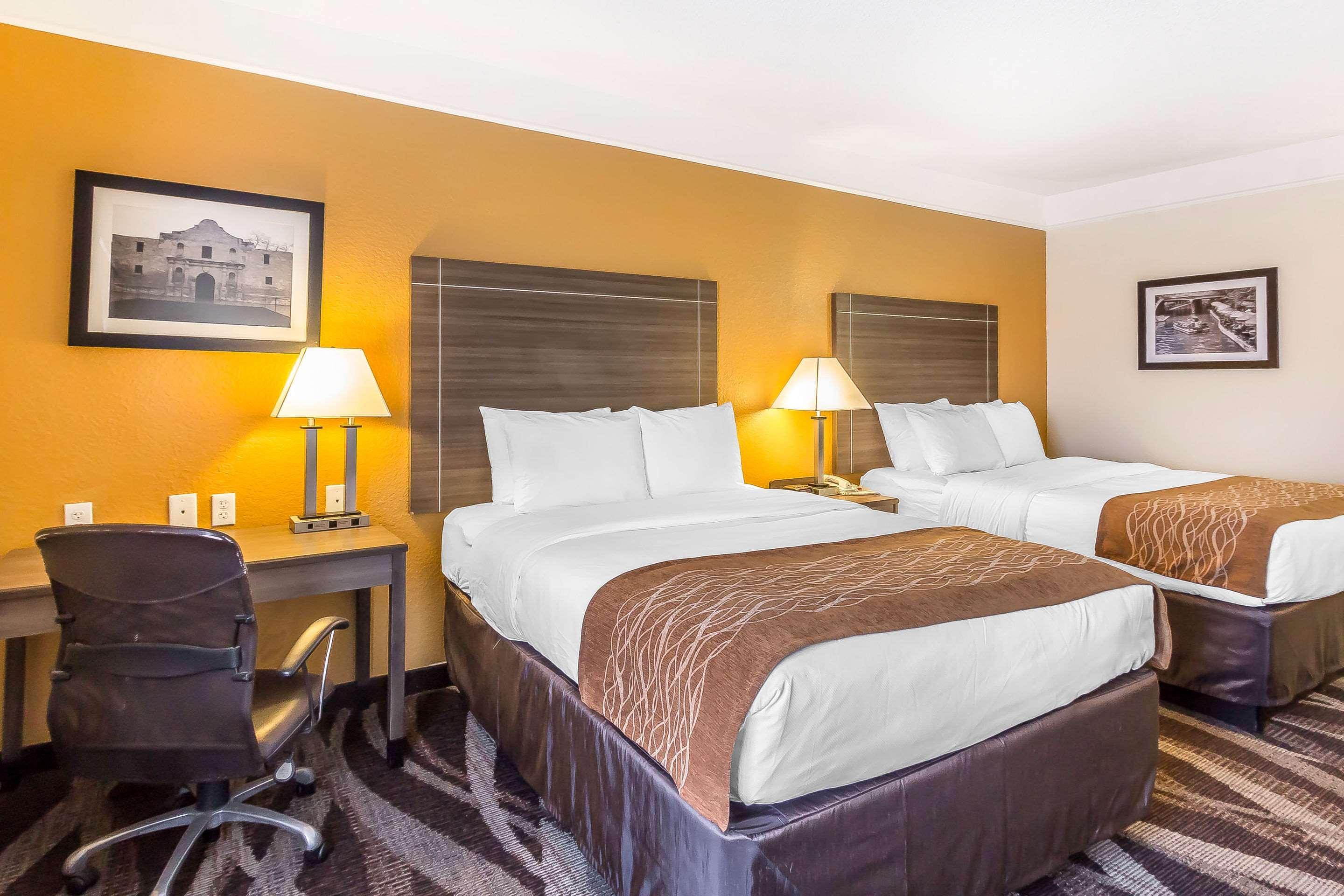 Comfort Inn Near Frost Bank Center Сан-Антонио Экстерьер фото